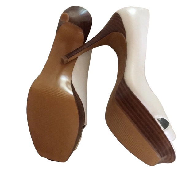 👠Guess Women's Peep Toe Platform Pumps👠 - Picture 9 of 9